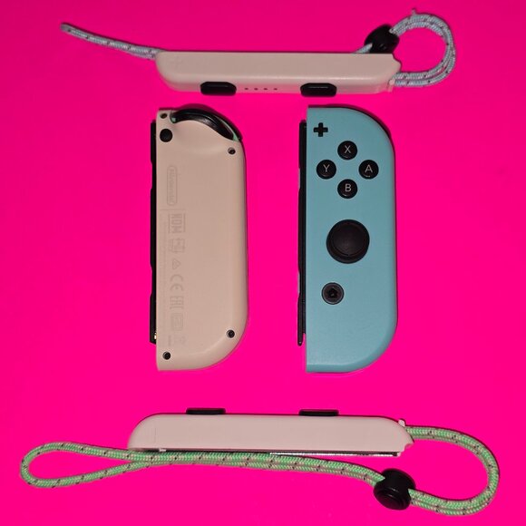 Nintendo Switch Animal Crossing New Horizons Joycon Pair Authentic w/Straps Exc - Picture 2 of 14